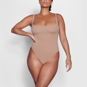 Skims Fits Everybody Square Neck Thong Bodysuit Sienna Brown Women Size Large